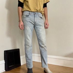 Light Wash Levi’s 502s